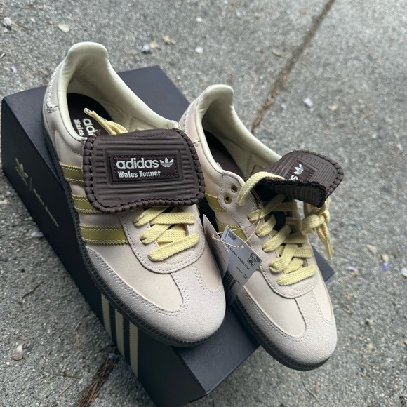 COPY - Adidas samba Nubuck brand new with box brown yellow size 7 - Picture 1 of 5